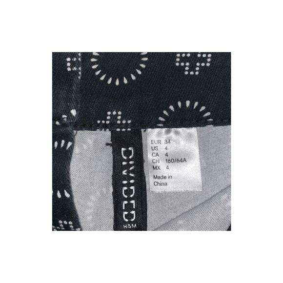 Woman's H&M Divided Black Shorts Size 4 - Picture 3 of 5